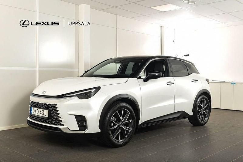 Vit Begagnad 2024 Lexus LBX SUV | 409 900 kr (Marknadspris) - Bild 1/4