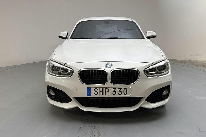 Begagnad BMW 118 M Sport 136 HK (100 kW) 2016 Vit Halvkombi