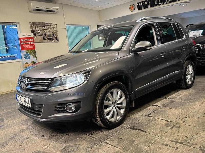 Begagnad VW Tiguan Sportline 180 HK (132 kW) 2013 Grå SUV