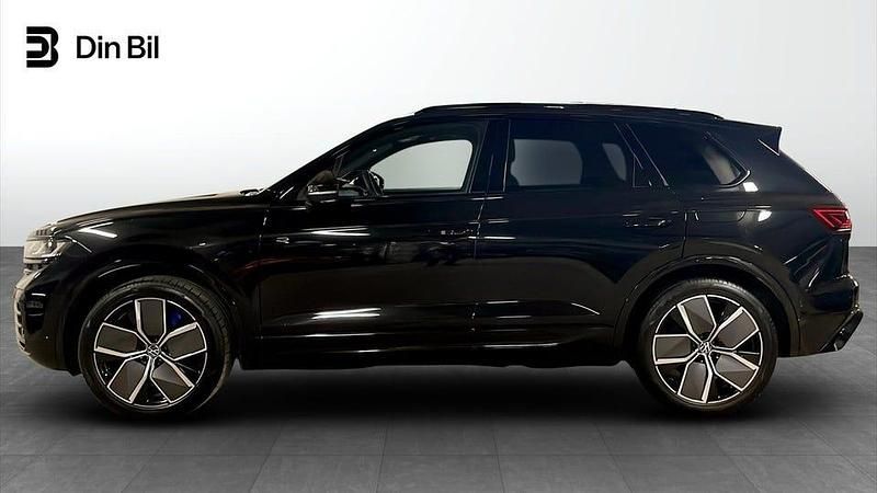 Begagnad VW Touareg R 340 HK (250 kW) 2024 Grenadilla black metallic SUV
