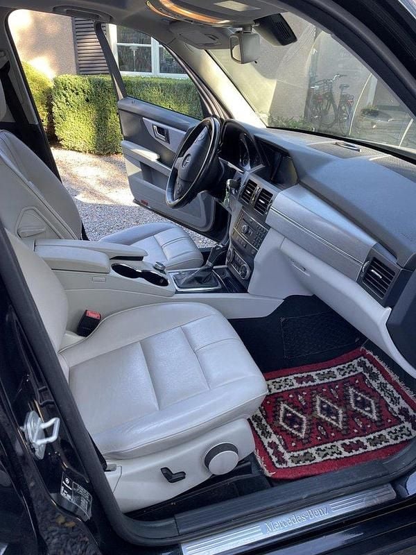 Svart Begagnad 2012 Mercedes GLK350 SUV | 115 000 kr (Superpris) - Bild 1/4