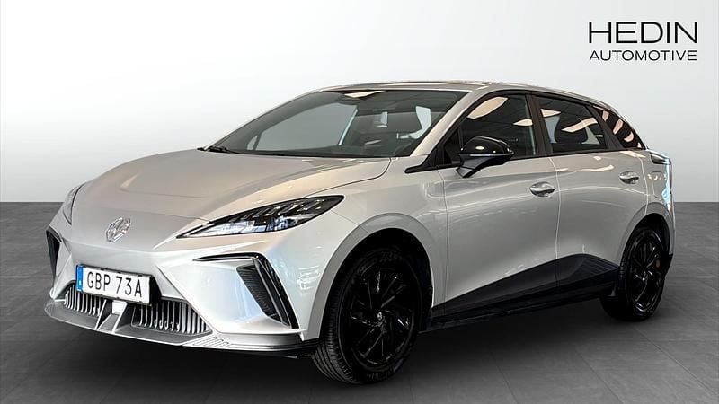 Grå (grey) Begagnad 2023 MG MG4 EV Halvkombi | 229 900 kr (Bra pris) - Bild 1/4