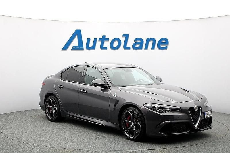 Begagnad Alfa Romeo Giulia Quadrifoglio 510 HK (375 kW) 2018 Grå Sedan