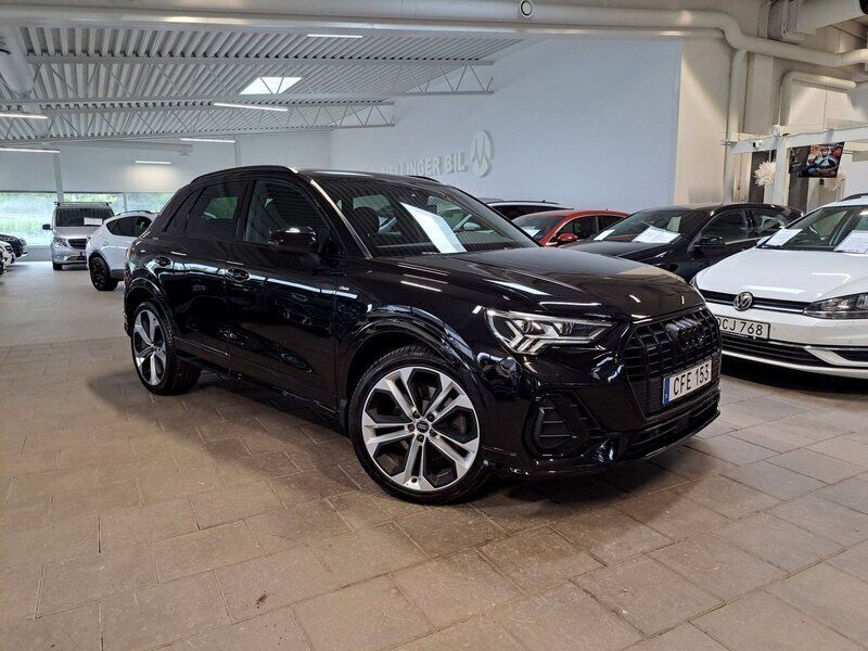 Svart Begagnad 2019 Audi Q3 S-Line SUV | 318 000 kr (Marknadspris) - Bild 1/4