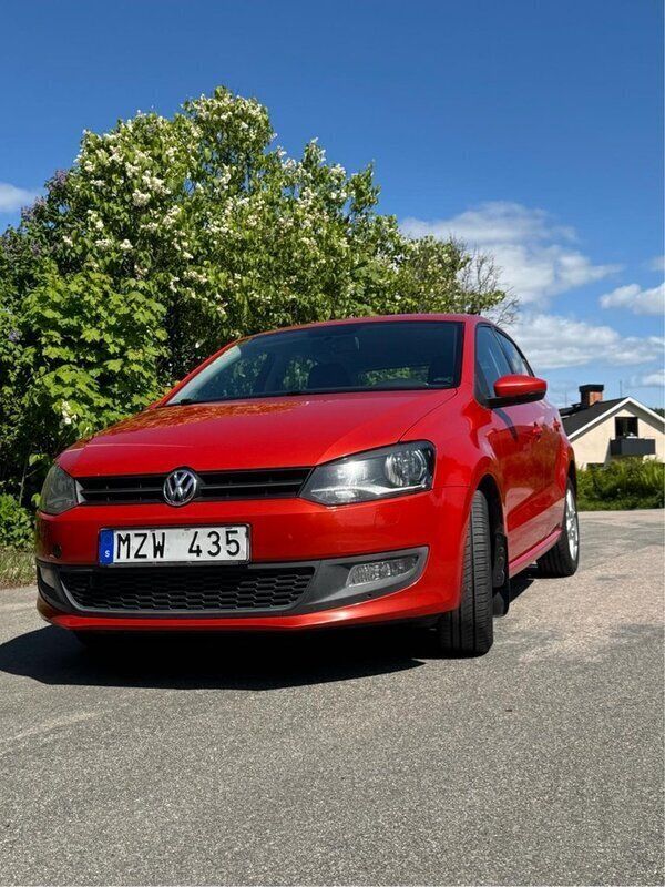 Orange Begagnad 2011 VW Polo Halvkombi | 63 000 kr (Marknadspris) - Bild 1/4
