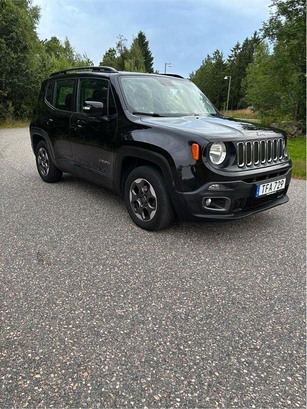 Svart Begagnad 2015 Jeep Renegade SUV | 109 000 kr (Marknadspris) - Bild 1/4