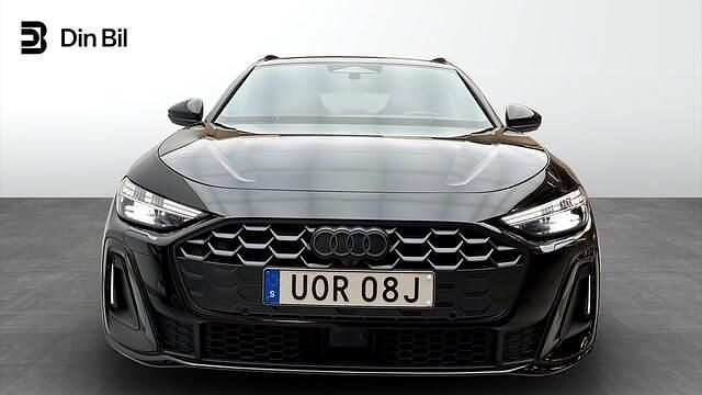 Begagnad Audi A5 S-Line 204 HK (150 kW) 2024 Mytsvart metallic Sportkupé