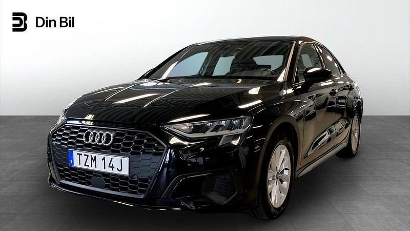 Svart Begagnad 2022 Audi A3 Proline Sedan | 274 000 kr (Marknadspris) - Bild 1/4