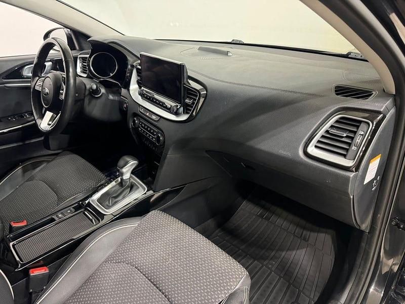 Begagnad Kia Ceed Sportswagon 141 HK (103 kW) 2021 Svart Kombi