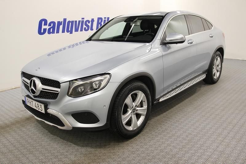 Diamantsilver metallic Begagnad 2017 Mercedes GLC350 Sportkupé | 359 000 kr (Marknadspris) - Bild 1/4
