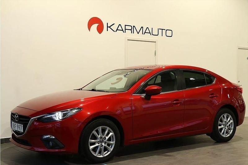 Röd Begagnad 2016 Mazda 3 Vision Sedan | 119 900 kr (Marknadspris) - Bild 1/4