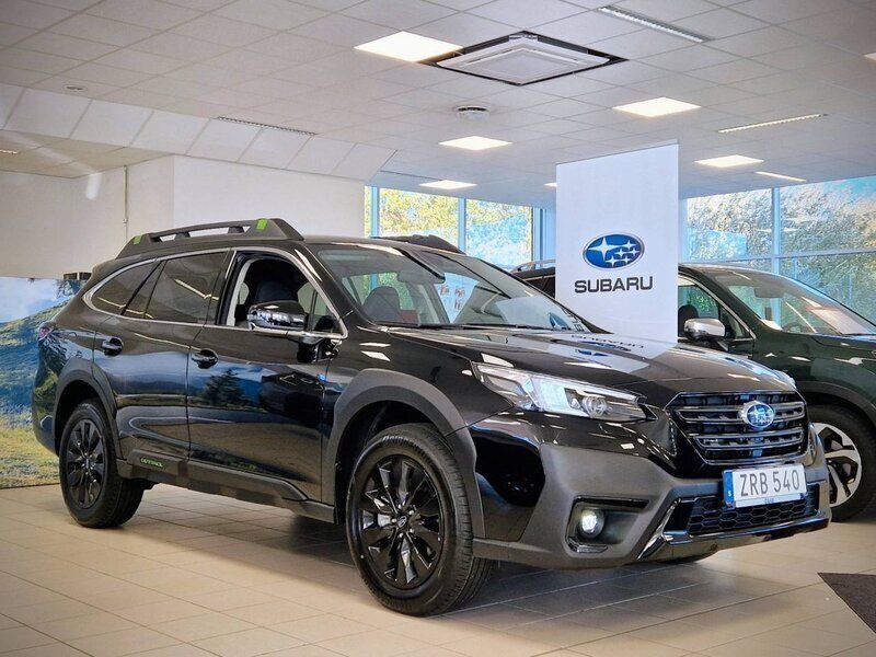 Svart Begagnad 2023 Subaru Outback SUV | 459 900 kr (Marknadspris) - Bild 1/4