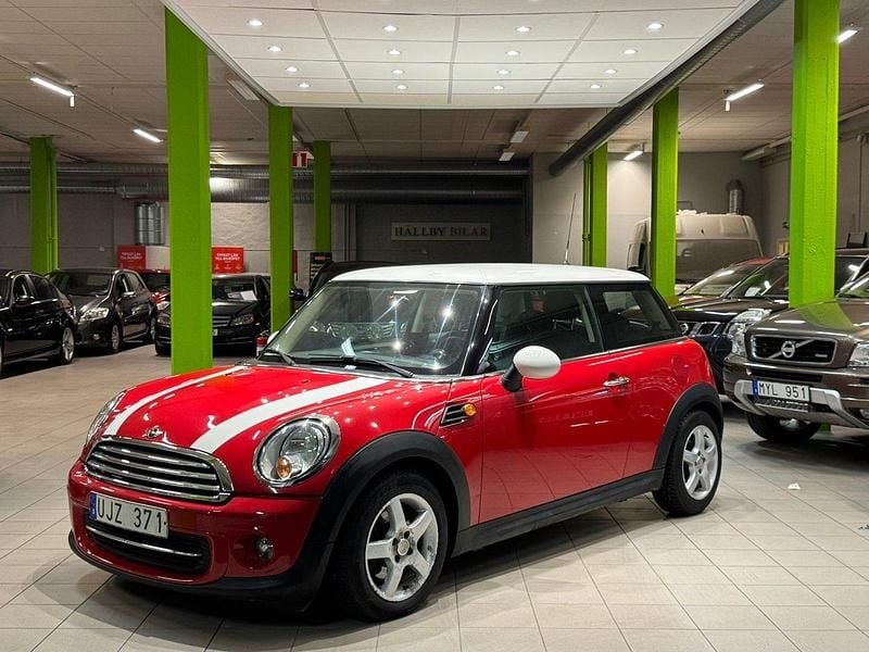 Röd Begagnad 2013 Mini Cooper Halvkombi | 99 900 kr (Dyr) - Bild 1/4