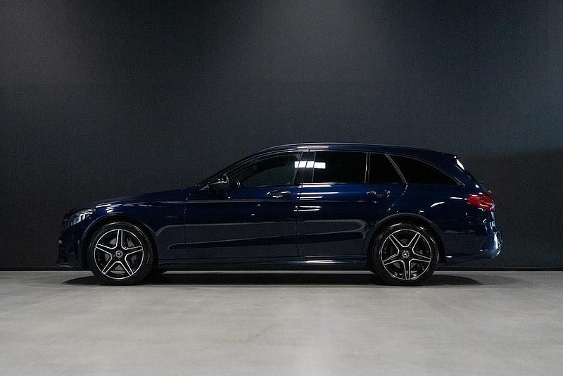 Begagnad Mercedes C300e AMG 211 HK (155 kW) 2020 Mörkblå Kombi