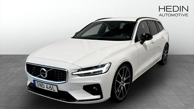 Vit (white) Begagnad 2019 Volvo V60 R-Design Kombi | 284 900 kr (Marknadspris) - Bild 1/4