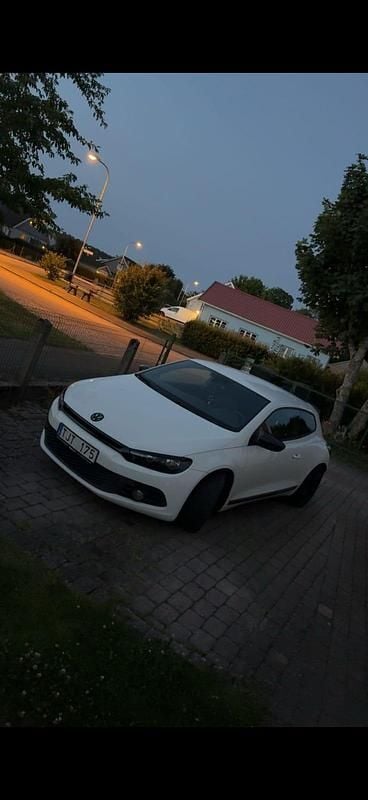 Begagnad VW Scirocco 160 HK (117 kW) 2011