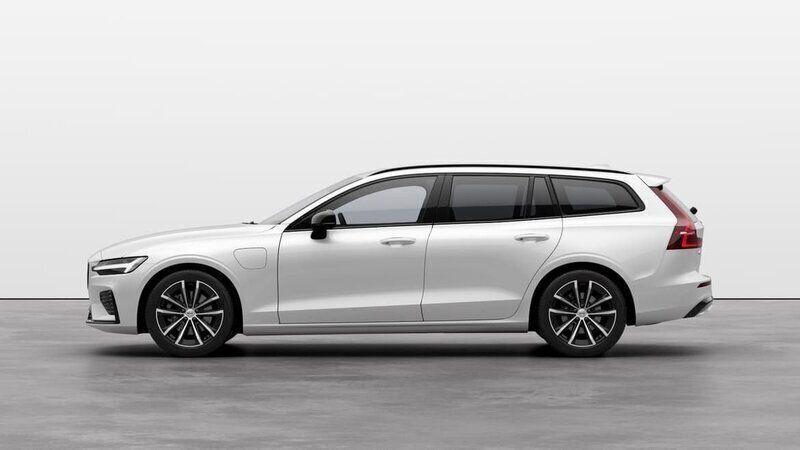 Silver Ny 2024 Volvo V60 Plus Kombi | 564 900 kr (Dyr) - Bild 1/4