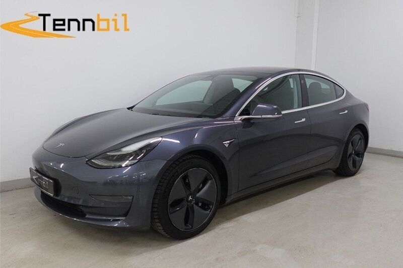 Grå Begagnad 2019 Tesla Model 3 Long Range Sedan | 279 900 kr (Bra pris) - Bild 1/4