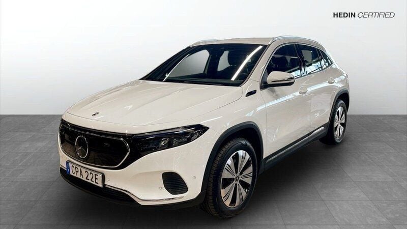 Vit (white) Begagnad 2021 Mercedes EQA250 SUV | 339 900 kr (Superpris) - Bild 1/4