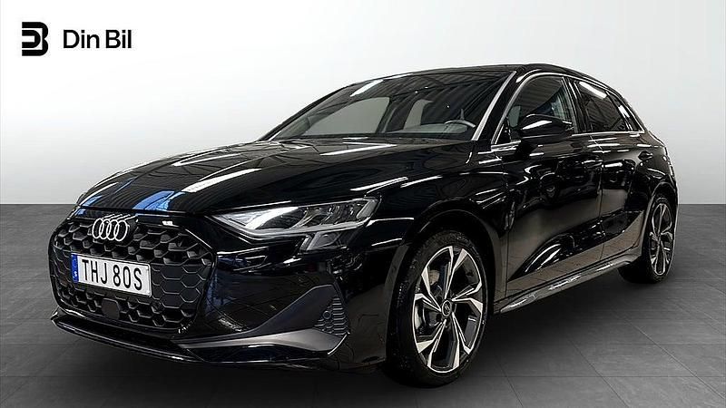 Svart Begagnad 2025 Audi A3 Sportback Proline Halvkombi | 329 000 kr (Lite dyr) - Bild 1/4