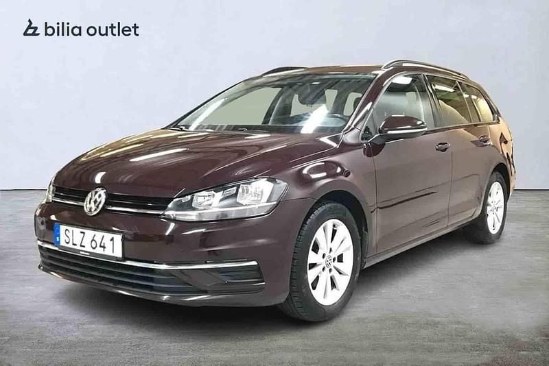 Svart Begagnad 2018 VW Golf VII Kombi | 159 900 kr (Marknadspris) - Bild 1/1