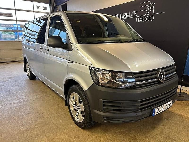 Silver Begagnad 2019 VW Caravelle Minibuss | 249 900 kr (Bra pris) - Bild 1/4