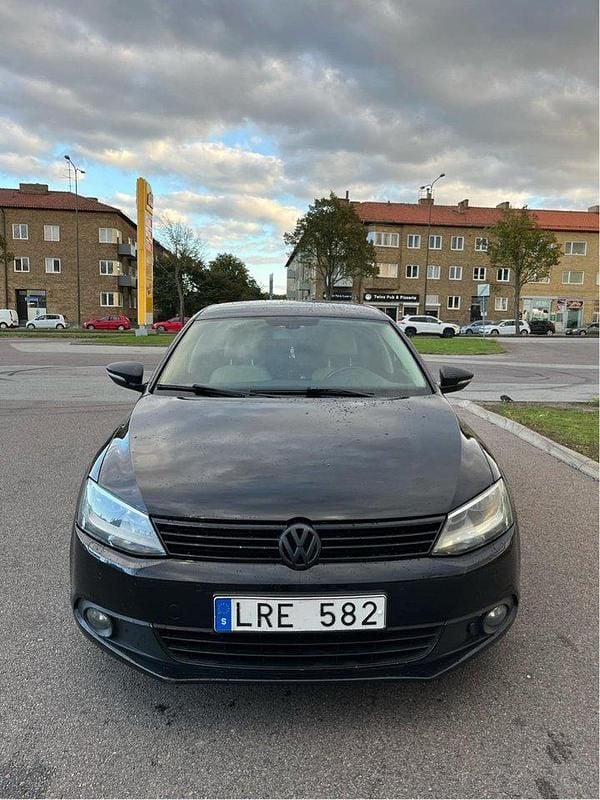 Svart Begagnad 2011 VW Jetta GT Sedan | 74 990 kr (Bra pris) - Bild 1/4
