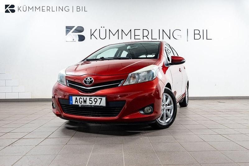 Röd Begagnad 2011 Toyota Yaris Active Halvkombi | 69 900 kr (Marknadspris) - Bild 1/4