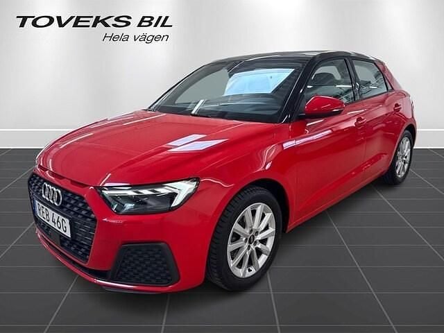 Röd Begagnad 2022 Audi A1 Sportback Proline Halvkombi | 199 900 kr (Marknadspris) - Bild 1/4