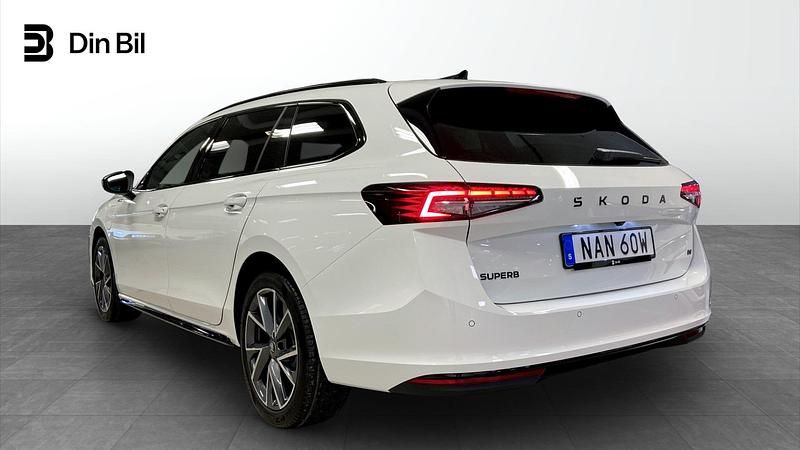 Ny Skoda Superb 2026 Vit Kombi