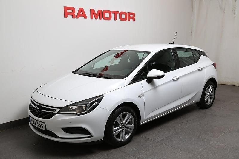Vit Begagnad 2018 Opel Astra Enjoy Halvkombi | 129 800 kr (Marknadspris) - Bild 1/2