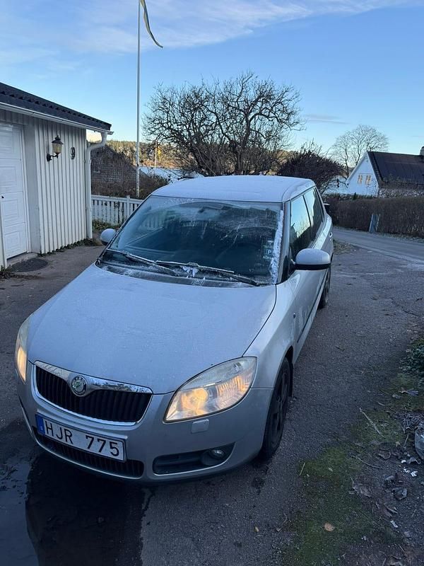 Begagnad 2008 Skoda Fabia Halvkombi | 23 000 kr (Superpris) - Bild 1/4