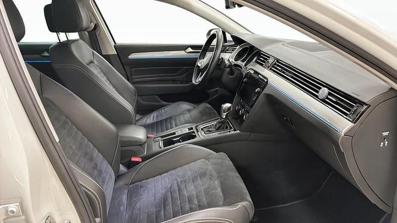 Begagnad VW Passat GTE 2020 Vit Kombi