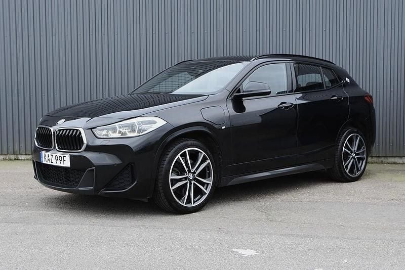 Svart Begagnad 2020 BMW X2 M Sport SUV | 269 900 kr (Marknadspris) - Bild 1/4