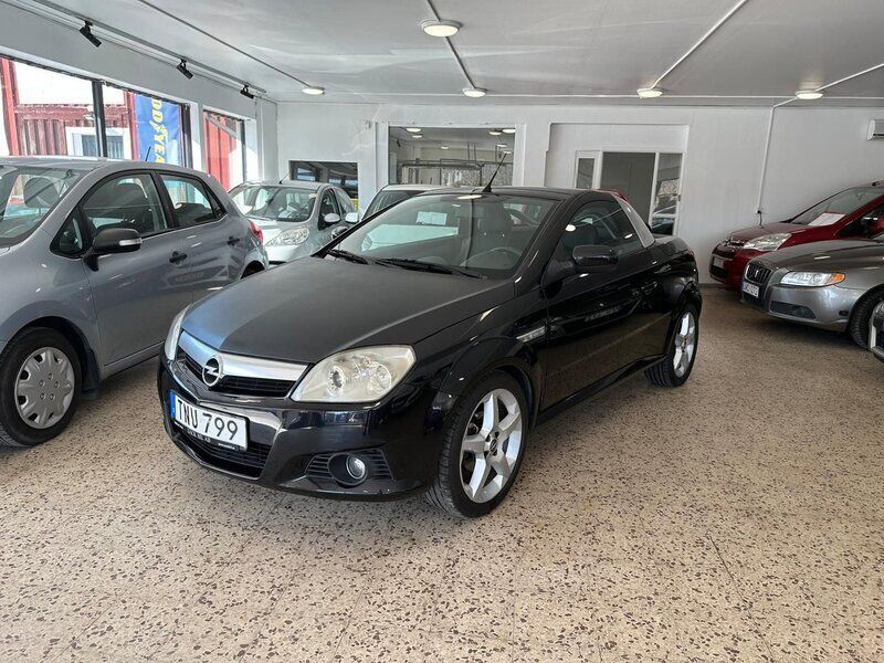 Svart Begagnad 2006 Opel Tigra Cab | 36 000 kr (Dyr) - Bild 1/4