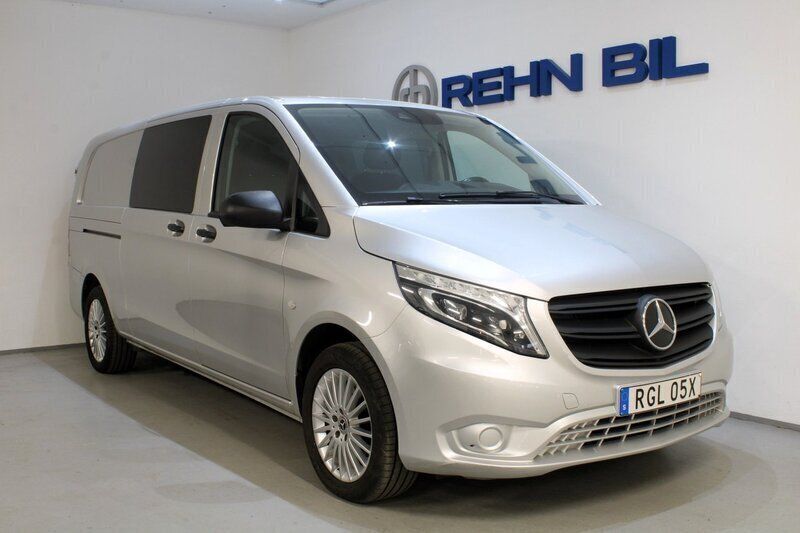 Silver Begagnad 2021 Mercedes Vito Minibuss | 419 000 kr (Marknadspris) - Bild 1/4