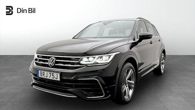 Svart (deep black pearl) Begagnad 2023 VW Tiguan R-line SUV | 389 900 kr (Marknadspris) - Bild 1/4