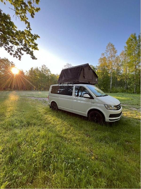 Vit Begagnad 2016 VW Multivan Comfortline Van | 319 000 kr (Lite dyr) - Bild 1/4