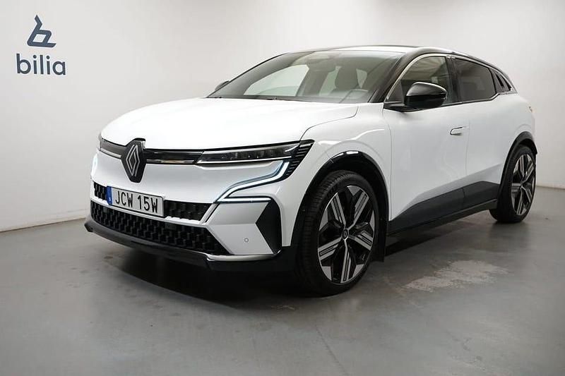 Vit Begagnad 2022 Renault Mégane IV Iconic Halvkombi | 239 900 kr (Superpris) - Bild 1/4