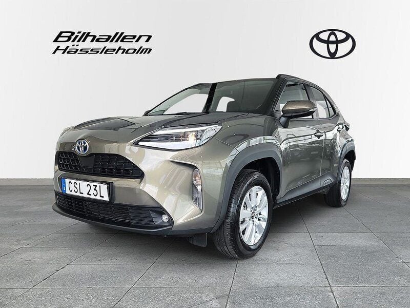 Grön Begagnad 2023 Toyota Yaris Cross SUV | 279 900 kr (Bra pris) - Bild 1/4