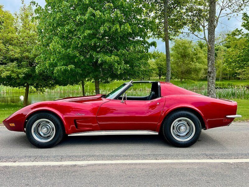 Begagnad Chevrolet Corvette 271 HK (199 kW) 1973 Candy apple red Cab