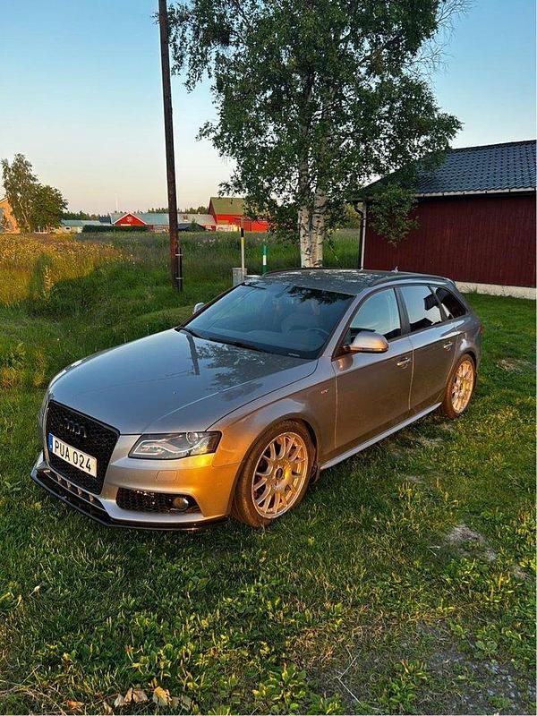 Grå Begagnad 2009 Audi A4 S-Line Kombi | 100 000 kr (Dyr) - Bild 1/4