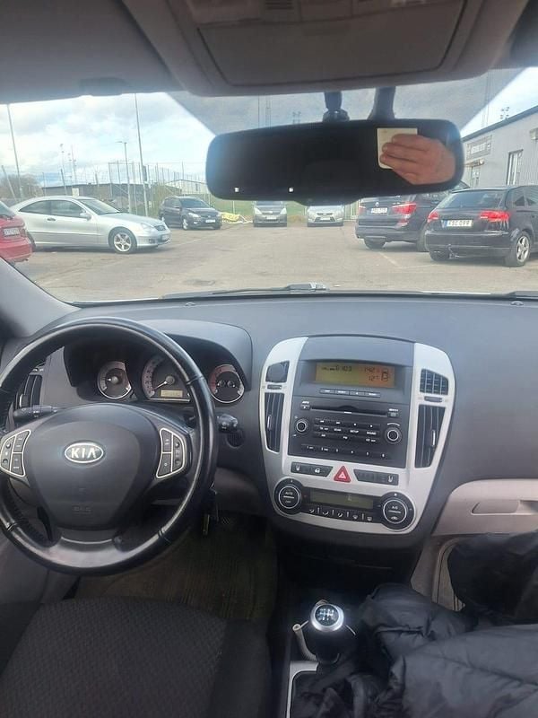 Begagnad Kia Ceed Sportswagon 128 HK (94 kW) 2012 Kombi