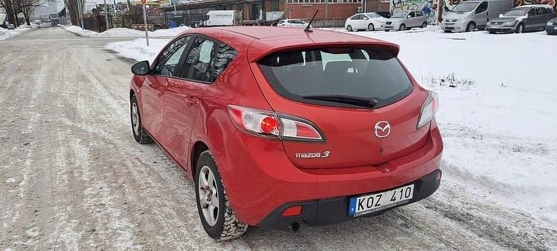 Begagnad Mazda 3 Inclusive 105 HK (77 kW) 2010 Röd