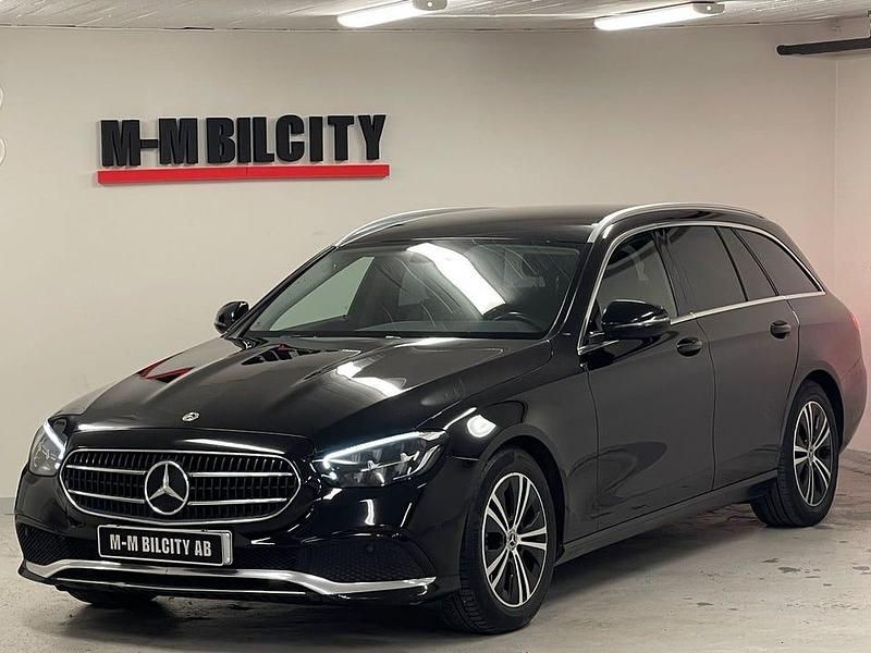 Svart Begagnad 2022 Mercedes E220 Avantgarde Kombi | 229 900 kr (Superpris) - Bild 1/4