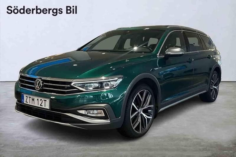 Grön Begagnad 2020 VW Passat Alltrack Kombi | 305 500 kr (Marknadspris) - Bild 1/1
