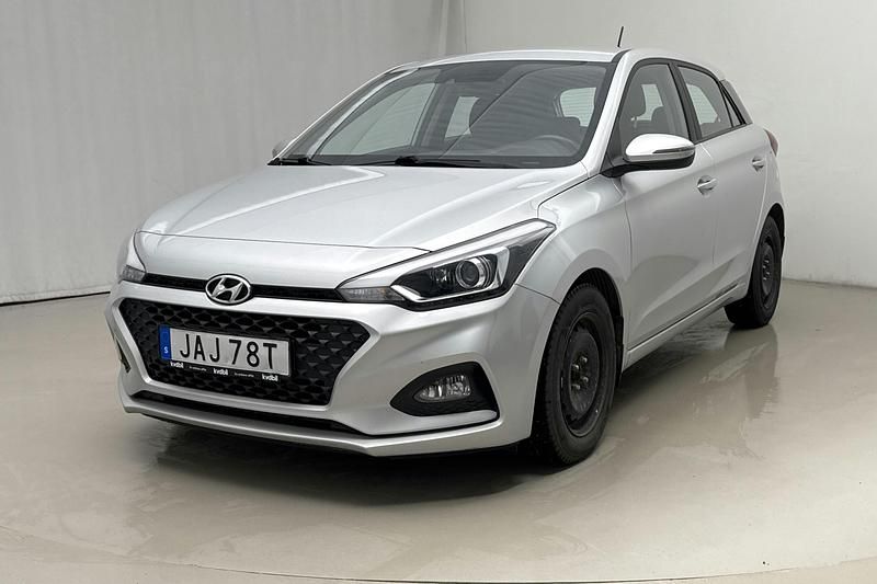 Grå Begagnad 2020 Hyundai i20 | 149 000 kr (Marknadspris) - Bild 1/4