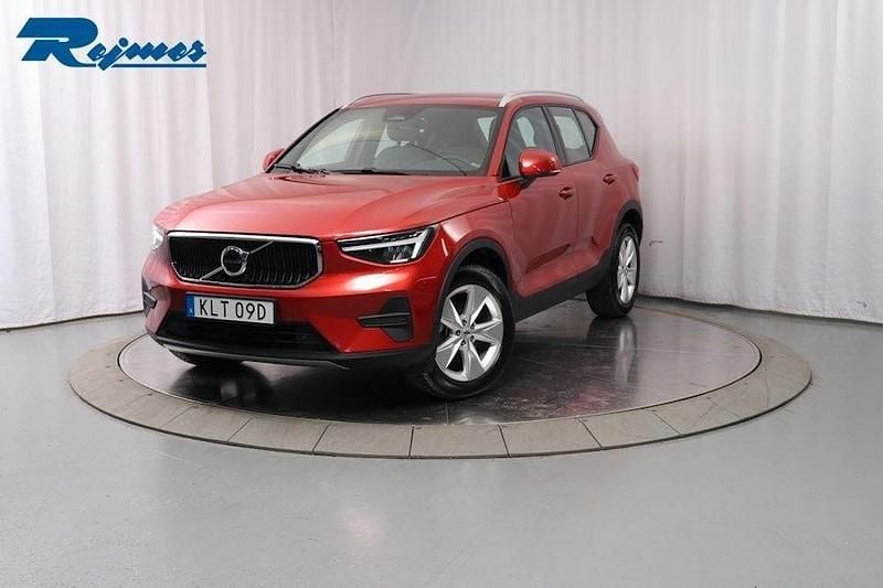 Röd Begagnad 2023 Volvo XC40 Core SUV | 339 900 kr (Bra pris) - Bild 1/4