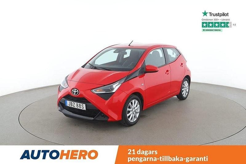 Röd Begagnad 2019 Toyota Aygo X-play Halvkombi | 100 000 kr (Marknadspris) - Bild 1/4