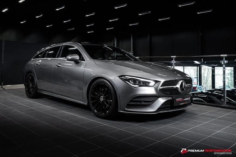 Bergsgrå metallic Begagnad 2020 Mercedes CLA200 Shooting Brake AMG Kombi | 329 800 kr (Marknadspris) - Bild 1/4